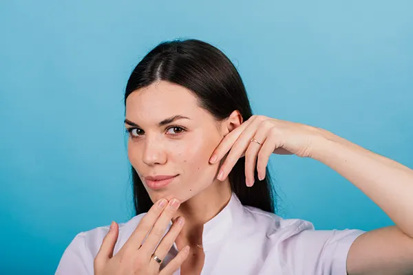 Una de las preguntas más comunes entre los pacientes es si la bichectomía es reversible, porque este procedimiento facial, diseñado para perfilar el rostro al retirar las bolas de Bichat...